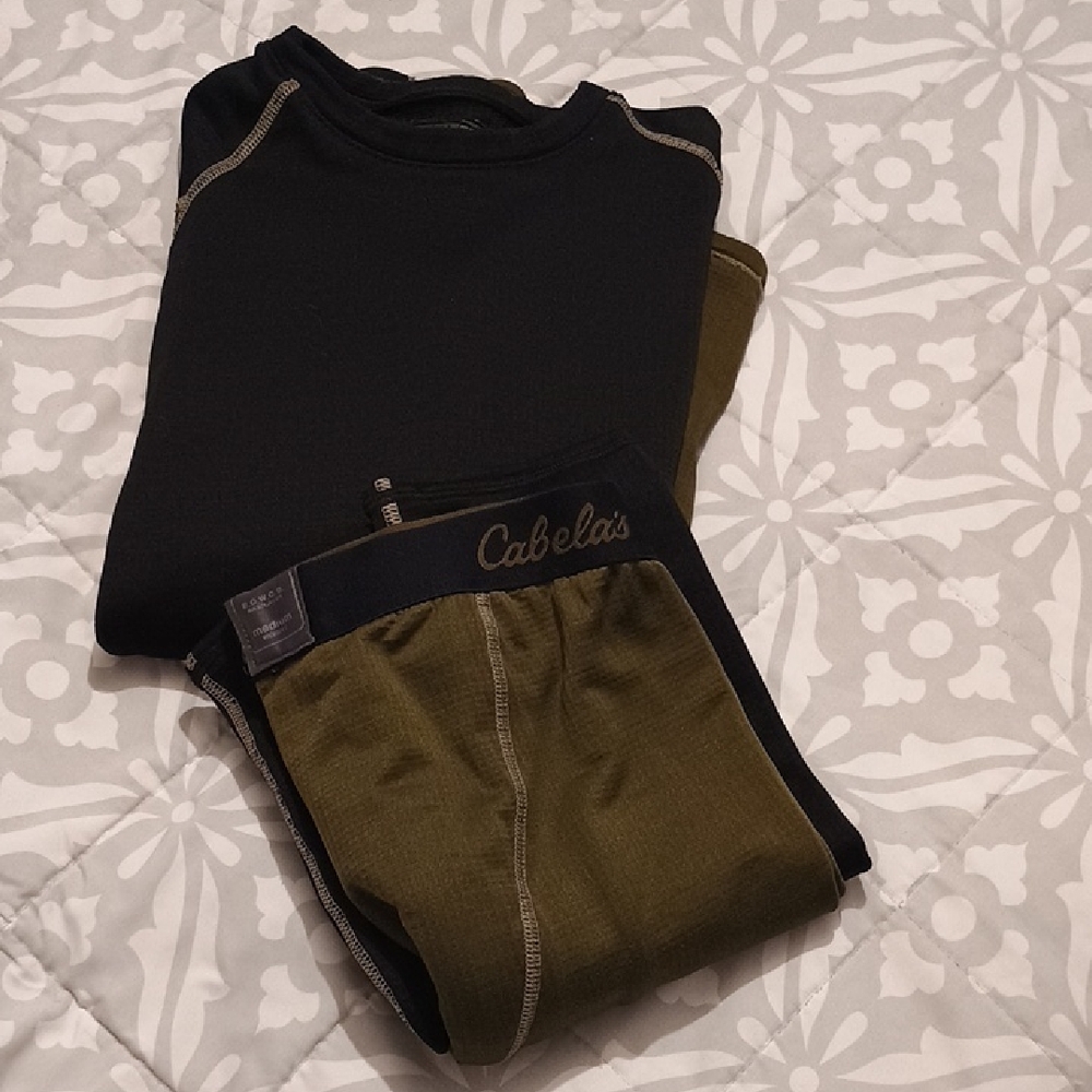 Cabela's Black and Olive Thermal Wear